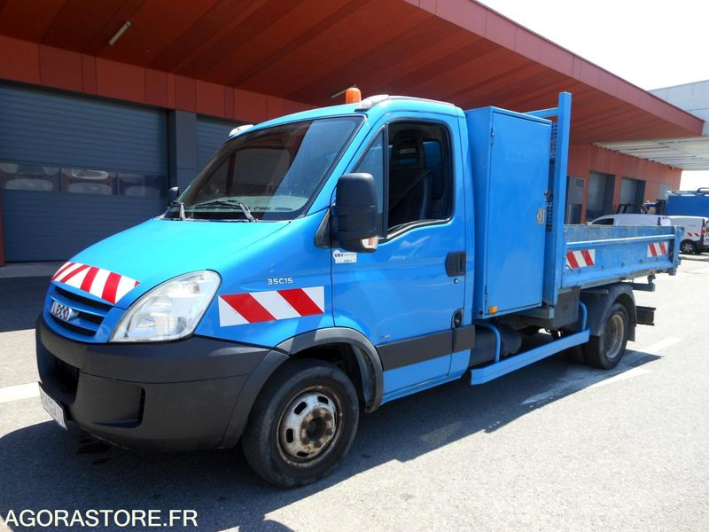 Iveco Daily 35C15 3.0 litres 146cv tri benne - Furgão basculante: foto 1 Iveco Daily 35C15 3.0 litres 146cv tri benne - Furgão basculante: foto 1