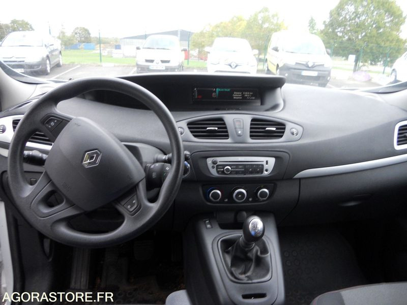 LOT 11 SLT - RENAULT SCENIC - Automóvel: foto 5 LOT 11 SLT - RENAULT SCENIC - Automóvel: foto 5