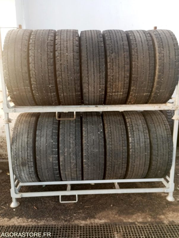 Lot 16 pneus PL 315/80R22.5 - Ferramenta/ Equipamento: foto 1 Lot 16 pneus PL 315/80R22.5 - Ferramenta/ Equipamento: foto 1