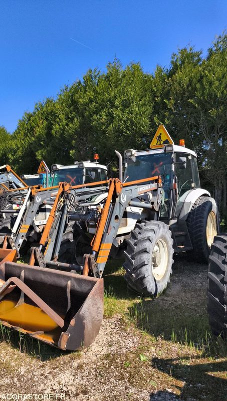 Lot Renault - Tracteur ergos 110-CF 056 - 2001 - 11404 et CHARGEUR FAUCHEUX TRF0 - Trator: foto 3 Lot Renault - Tracteur ergos 110-CF 056 - 2001 - 11404 et CHARGEUR FAUCHEUX TRF0 - Trator: foto 3