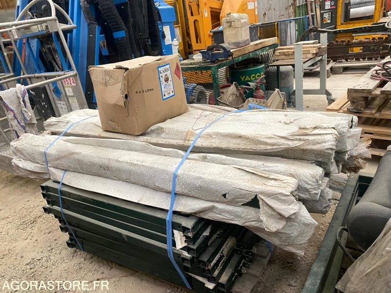 Lot de 10 portillons ACIER 100x100 Jamais mis en place - Equipamentos para jardinagem: foto 1 Lot de 10 portillons ACIER 100x100 Jamais mis en place - Equipamentos para jardinagem: foto 1