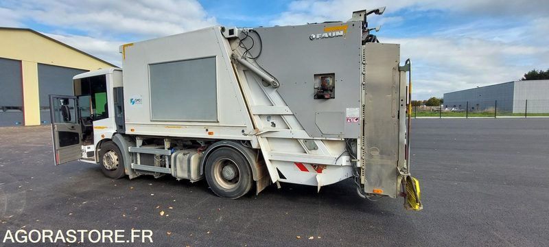 MERCEDES ECONIC - 2015 - Caminhão de lixo: foto 4 MERCEDES ECONIC - 2015 - Caminhão de lixo: foto 4