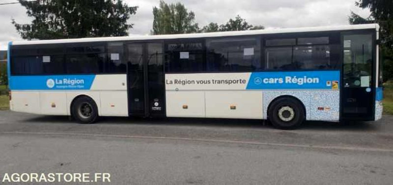 MERCEDES INTOURO N°093128 - Autocarro escolar: foto 1 MERCEDES INTOURO N°093128 - Autocarro escolar: foto 1