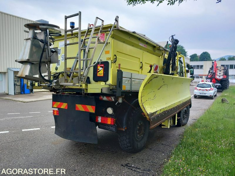 MERCEDES UNIMOG 4X4 4RD AVEC SALEUSE ET AILERONS KU0105 SL0307 AB0107 AB0107 - Veículo limpa-neves: foto 2 MERCEDES UNIMOG 4X4 4RD AVEC SALEUSE ET AILERONS KU0105 SL0307 AB0107 AB0107 - Veículo limpa-neves: foto 2
