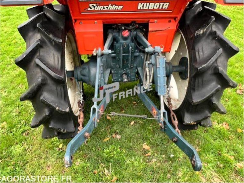 Trator MICROTRACTEUR KUBOTA L1-185 4RM 3 CYLINDRES DIESEL 1300CM3 DANS L'ETAT: foto 6