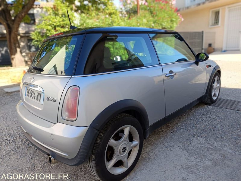 MINI COOPER 1.6 115CV- 2005 - 172400KMS - Automóvel: foto 3 MINI COOPER 1.6 115CV- 2005 - 172400KMS - Automóvel: foto 3