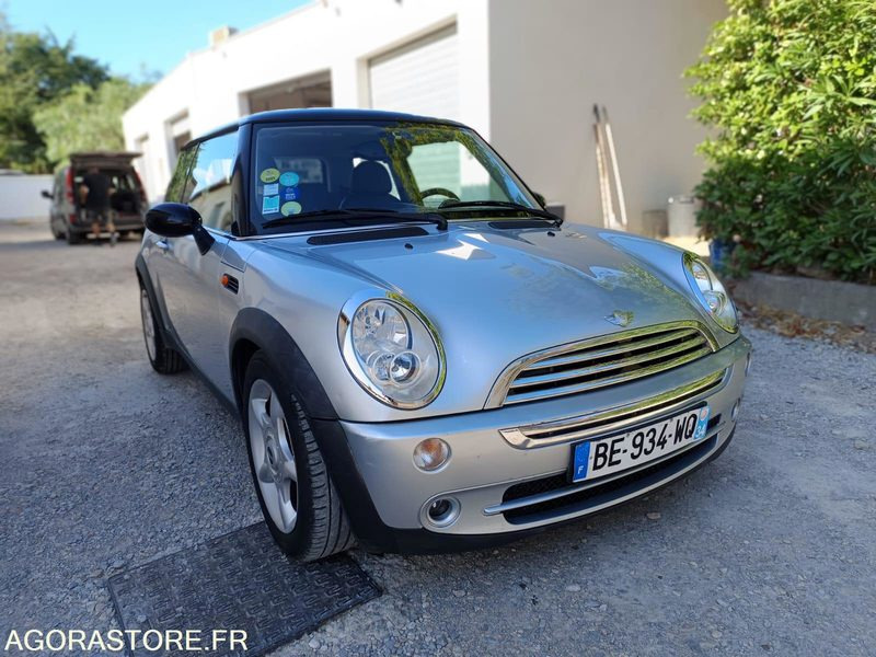 MINI COOPER 1.6 115CV- 2005 - 172400KMS - Automóvel: foto 1 MINI COOPER 1.6 115CV- 2005 - 172400KMS - Automóvel: foto 1