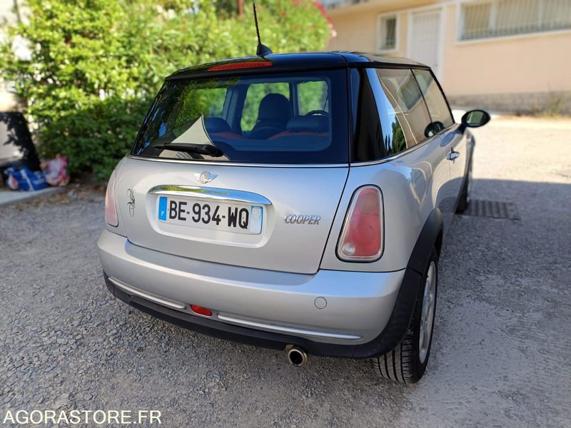 MINI COOPER 1.6 115CV- 2005 - 172400KMS - Automóvel: foto 4 MINI COOPER 1.6 115CV- 2005 - 172400KMS - Automóvel: foto 4