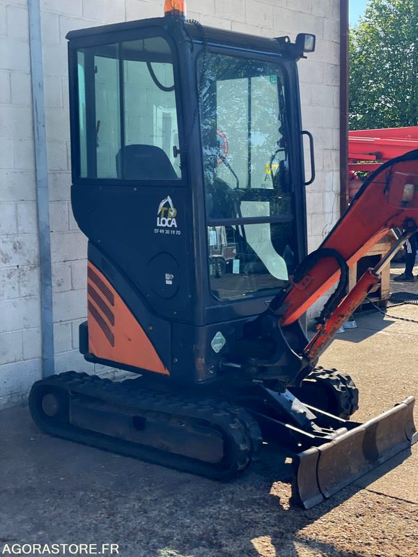 MINI-PELLE SUR CHENILLE CAOUTCHOUC HITACHI ZX17U-2 15CV 1.9T AVEC 3 GODETS - Escavadeira: foto 4 MINI-PELLE SUR CHENILLE CAOUTCHOUC HITACHI ZX17U-2 15CV 1.9T AVEC 3 GODETS - Escavadeira: foto 4