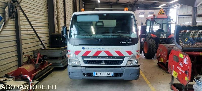 MITSUBISHI FUSO CANTER - Furgão basculante: foto 1 MITSUBISHI FUSO CANTER - Furgão basculante: foto 1