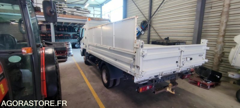 MITSUBISHI FUSO CANTER - Furgão basculante: foto 5 MITSUBISHI FUSO CANTER - Furgão basculante: foto 5