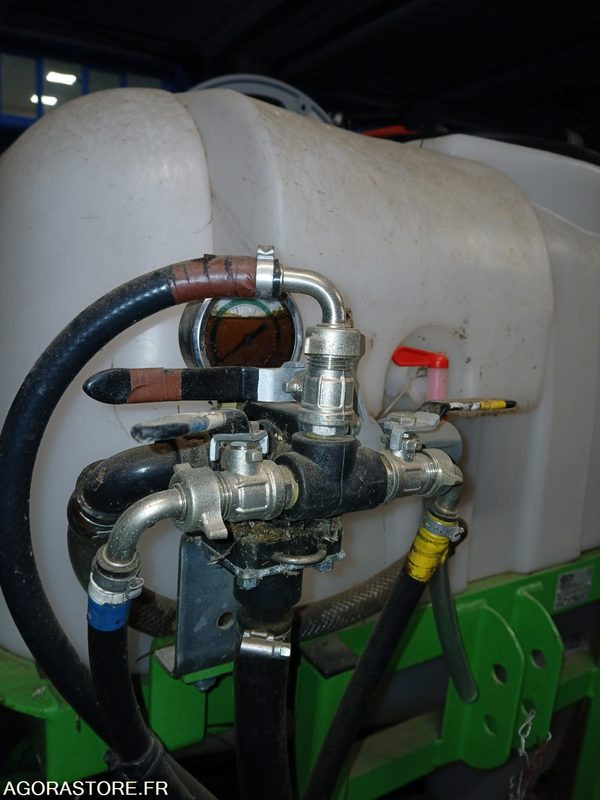 Pulvérisateur porté 3 points attelage cardan pour tracteur. - Máquina agrícola: foto 3 Pulvérisateur porté 3 points attelage cardan pour tracteur. - Máquina agrícola: foto 3