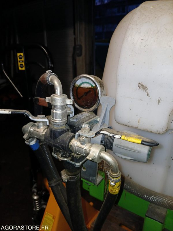 Pulvérisateur porté 3 points attelage cardan pour tracteur. - Máquina agrícola: foto 2 Pulvérisateur porté 3 points attelage cardan pour tracteur. - Máquina agrícola: foto 2