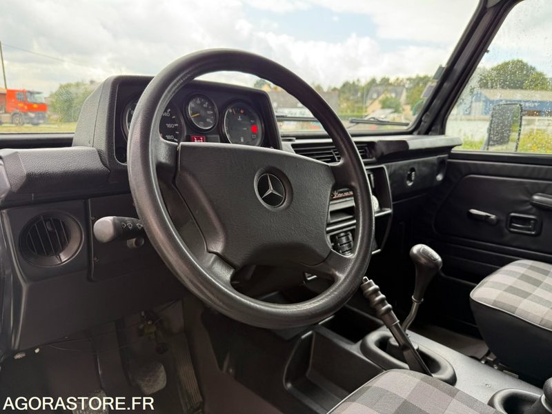 Mercedes Benz Classe G G290 (version court) 4x4 1995 - 231500 km - - SUV: foto 4 Mercedes Benz Classe G G290 (version court) 4x4 1995 - 231500 km - - SUV: foto 4