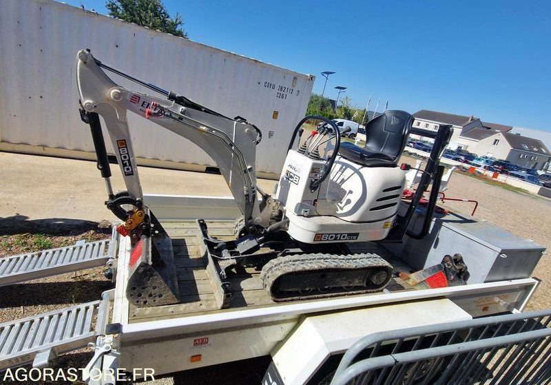 Mini Pelle 1T JCB 8010CTS + Remorque - 2023 / (NEUVE) 19 HEURES (EMF201) - Mini escavadeira: foto 1 Mini Pelle 1T JCB 8010CTS + Remorque - 2023 / (NEUVE) 19 HEURES (EMF201) - Mini escavadeira: foto 1