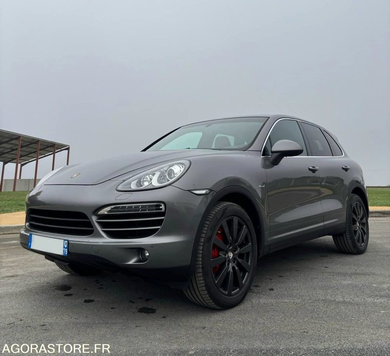 NIORT - PORSCHE CAYENNE 3.0 V6 - 2012 - 42 000 KM - Automóvel: foto 1 NIORT - PORSCHE CAYENNE 3.0 V6 - 2012 - 42 000 KM - Automóvel: foto 1