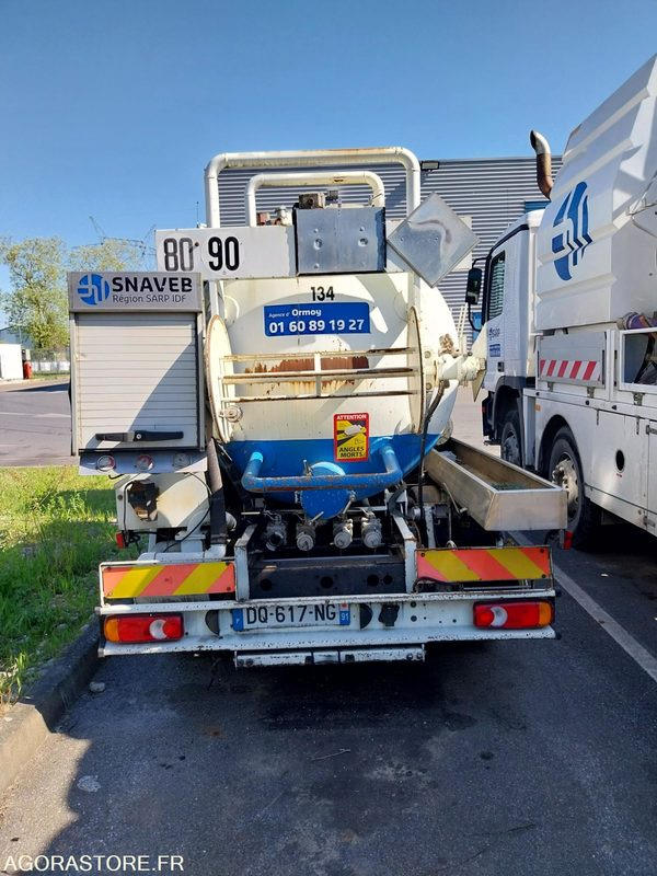 NISSAN Atleon Hydrocureur ADR 2003 260000Km NON ROULANT VENTE EXPORT UNIQUEMENT - Caminhão limpa fossa: foto 3 NISSAN Atleon Hydrocureur ADR 2003 260000Km NON ROULANT VENTE EXPORT UNIQUEMENT - Caminhão limpa fossa: foto 3