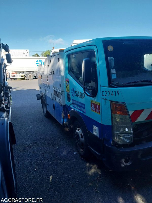 NISSAN Cabstar 3T5 BAROCLEAN 2011 (400 000Km) NON ROULANT EXPORT EXCLUSIVEMENT - Caminhão limpa fossa: foto 3 NISSAN Cabstar 3T5 BAROCLEAN 2011 (400 000Km) NON ROULANT EXPORT EXCLUSIVEMENT - Caminhão limpa fossa: foto 3