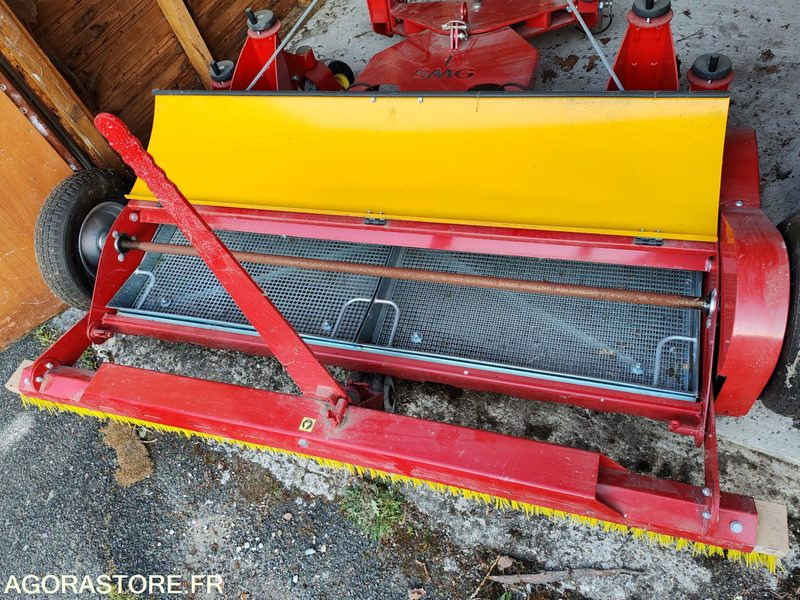 Nettoyeur de terrain de gazon synthétique - Equipamentos para jardinagem: foto 4 Nettoyeur de terrain de gazon synthétique - Equipamentos para jardinagem: foto 4