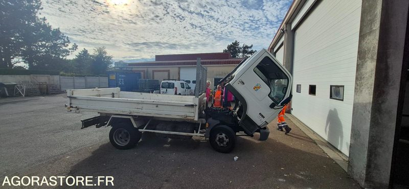 Nissan Cabstar - Furgão basculante: foto 4 Nissan Cabstar - Furgão basculante: foto 4