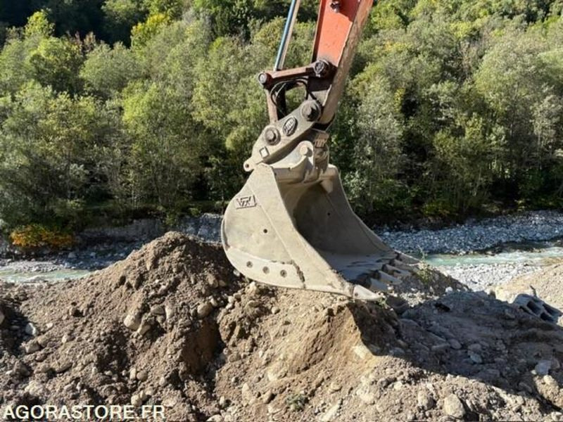 PELLE A CHENILLE ACIER HITACHI ZX130LCN-5B - Escavadeira: foto 3 PELLE A CHENILLE ACIER HITACHI ZX130LCN-5B - Escavadeira: foto 3