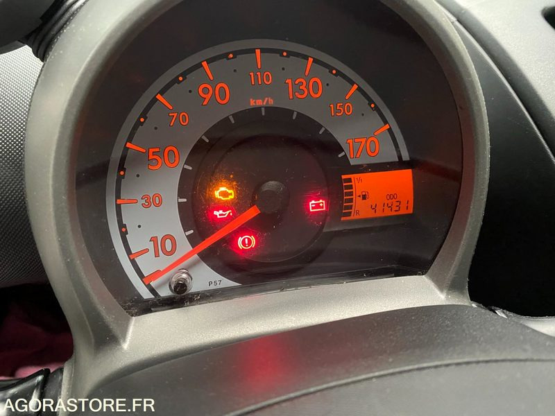 PEUGEOT 107 - Automóvel: foto 3 PEUGEOT 107 - Automóvel: foto 3