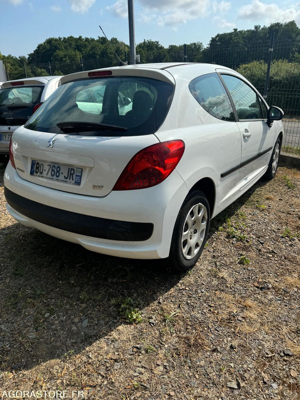 PEUGEOT 207 1.4 HDI STE - Automóvel: foto 3 PEUGEOT 207 1.4 HDI STE - Automóvel: foto 3