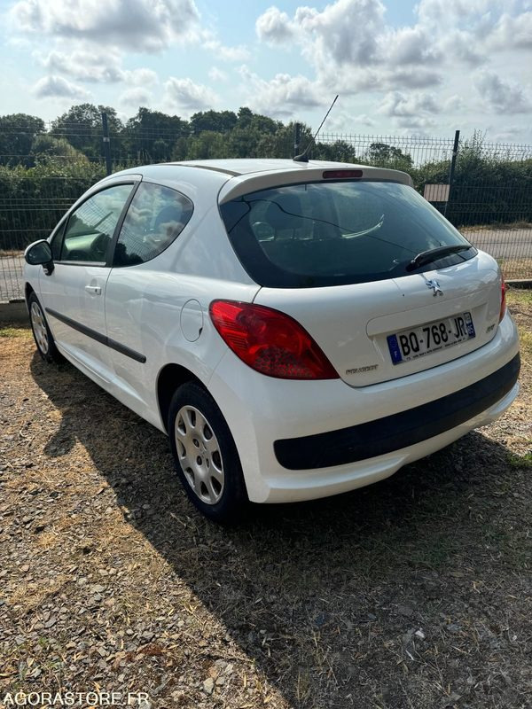 PEUGEOT 207 1.4 HDI STE - Automóvel: foto 2 PEUGEOT 207 1.4 HDI STE - Automóvel: foto 2