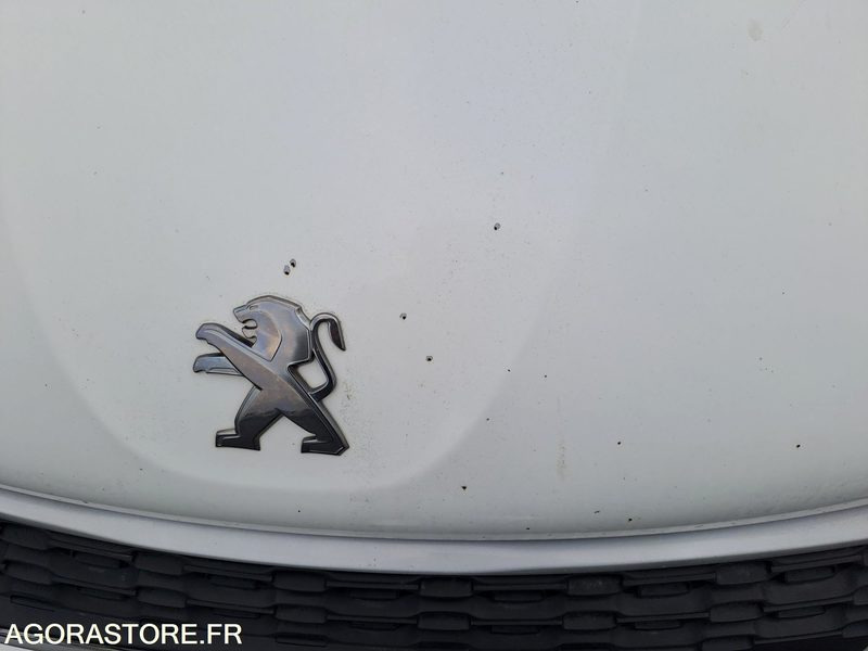 PEUGEOT 208 - 2013 / 191229 KM - Automóvel: foto 3 PEUGEOT 208 - 2013 / 191229 KM - Automóvel: foto 3