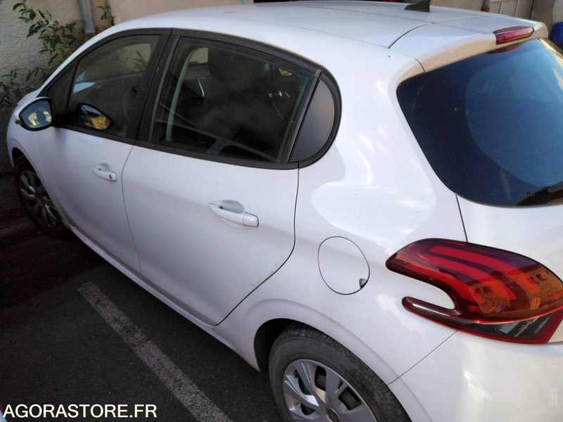 PEUGEOT 208 - Automóvel: foto 1 PEUGEOT 208 - Automóvel: foto 1