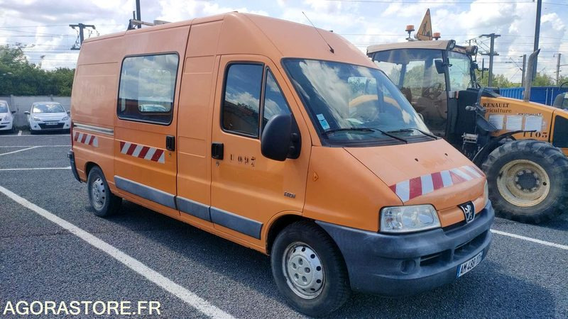 PEUGEOT BOXER - 2022 - 198585kms - Furgão: foto 1 PEUGEOT BOXER - 2022 - 198585kms - Furgão: foto 1