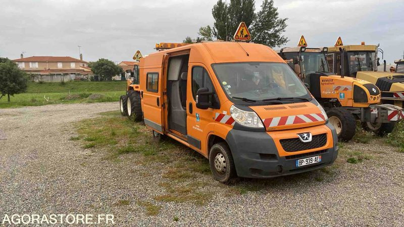PEUGEOT BOXER 4X4 DANGEL - 2011 - 155041 KM - Furgão: foto 2 PEUGEOT BOXER 4X4 DANGEL - 2011 - 155041 KM - Furgão: foto 2