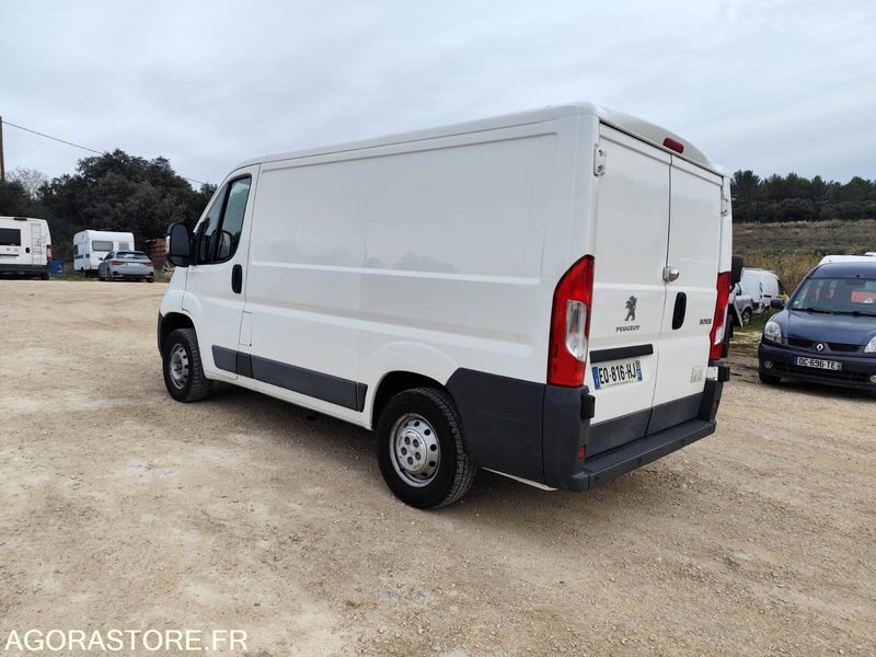 PEUGEOT BOXER L1H1 2.0 BlueHDi 110CH - 2017 - 239000KMS - Furgão compacto: foto 3 PEUGEOT BOXER L1H1 2.0 BlueHDi 110CH - 2017 - 239000KMS - Furgão compacto: foto 3