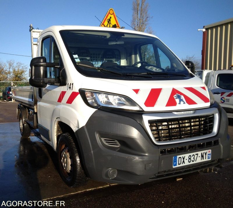 PEUGEOT BOXER benne basculante - 2015 - 112006 km - GAZOLE - Furgão basculante: foto 2 PEUGEOT BOXER benne basculante - 2015 - 112006 km - GAZOLE - Furgão basculante: foto 2