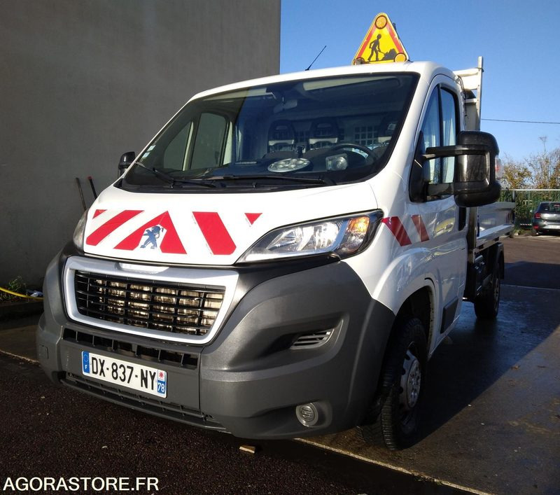 PEUGEOT BOXER benne basculante - 2015 - 112006 km - GAZOLE - Furgão basculante: foto 3 PEUGEOT BOXER benne basculante - 2015 - 112006 km - GAZOLE - Furgão basculante: foto 3