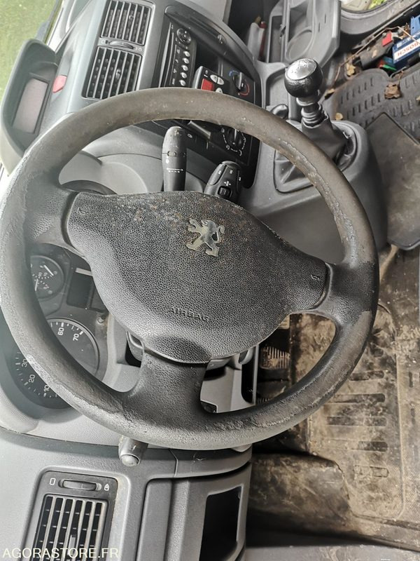 PEUGEOT FRIGORIFIQUE - Carrinha frigorífica: foto 4 PEUGEOT FRIGORIFIQUE - Carrinha frigorífica: foto 4