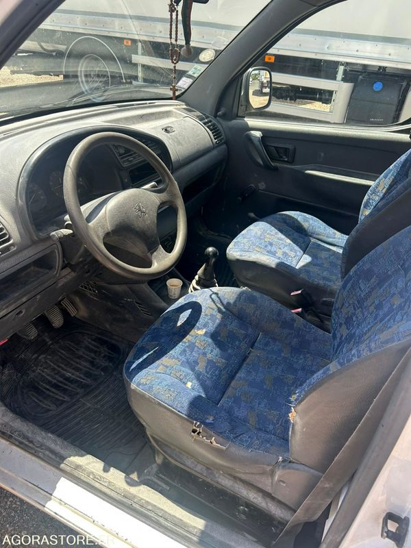 PEUGEOT PARTNER 1.9D 69CV 1999 273780KMS - Furgão compacto: foto 5 PEUGEOT PARTNER 1.9D 69CV 1999 273780KMS - Furgão compacto: foto 5