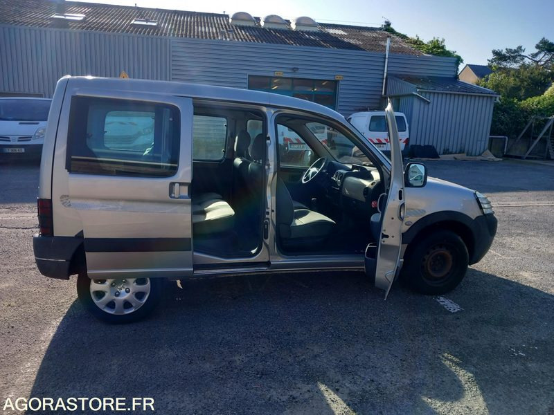 PEUGEOT PARTNER 131688kms 2005 - Furgão compacto: foto 5 PEUGEOT PARTNER 131688kms 2005 - Furgão compacto: foto 5