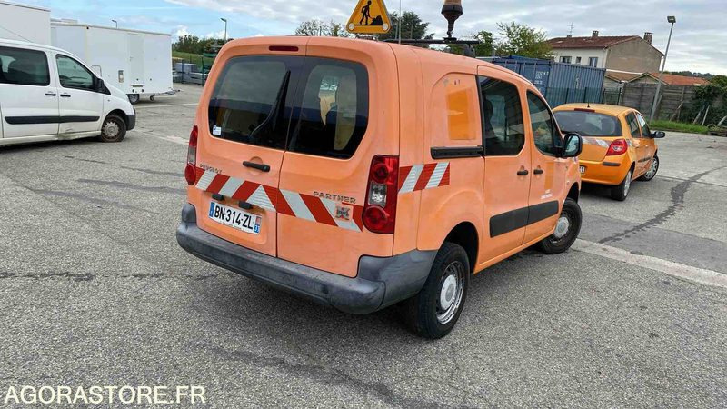 PEUGEOT PARTNER 4X4 DANGEL - 182618 KM - Furgão compacto: foto 4 PEUGEOT PARTNER 4X4 DANGEL - 182618 KM - Furgão compacto: foto 4