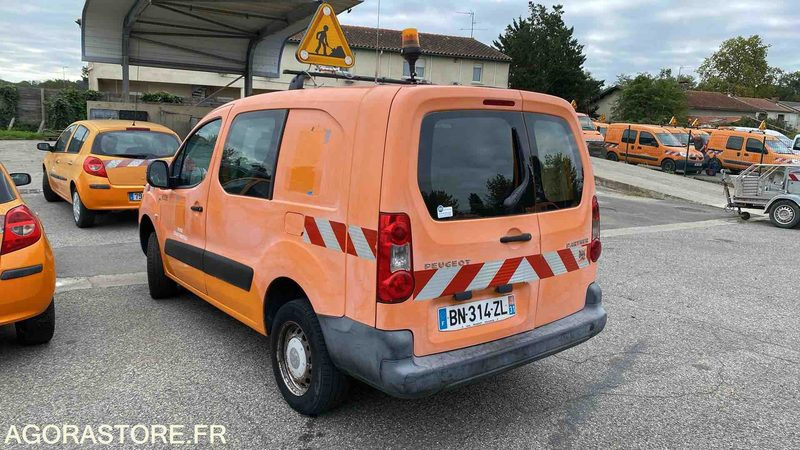 PEUGEOT PARTNER 4X4 DANGEL - 182618 KM - Furgão compacto: foto 3 PEUGEOT PARTNER 4X4 DANGEL - 182618 KM - Furgão compacto: foto 3