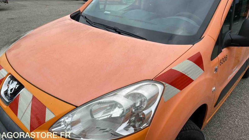 PEUGEOT PARTNER 4X4 DANGEL - 182618 KM - Furgão compacto: foto 5 PEUGEOT PARTNER 4X4 DANGEL - 182618 KM - Furgão compacto: foto 5
