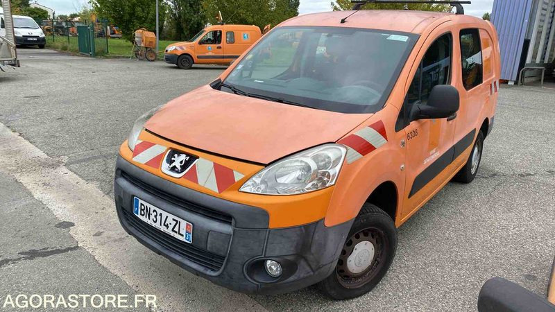 PEUGEOT PARTNER 4X4 DANGEL - 182618 KM - Furgão compacto: foto 1 PEUGEOT PARTNER 4X4 DANGEL - 182618 KM - Furgão compacto: foto 1