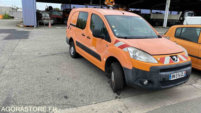 PEUGEOT PARTNER 4X4 DANGEL - 182618 KM - Furgão compacto: foto 2 PEUGEOT PARTNER 4X4 DANGEL - 182618 KM - Furgão compacto: foto 2