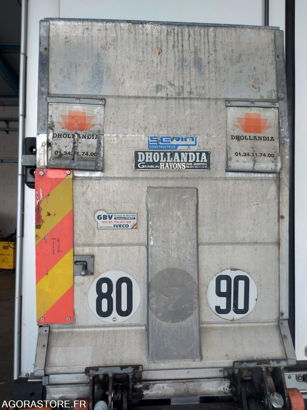 POIDS LOURDS IVECO DAILY FRIGORIFIQUE - 195900 kms - 2005 - Carrinha frigorífica: foto 4 POIDS LOURDS IVECO DAILY FRIGORIFIQUE - 195900 kms - 2005 - Carrinha frigorífica: foto 4