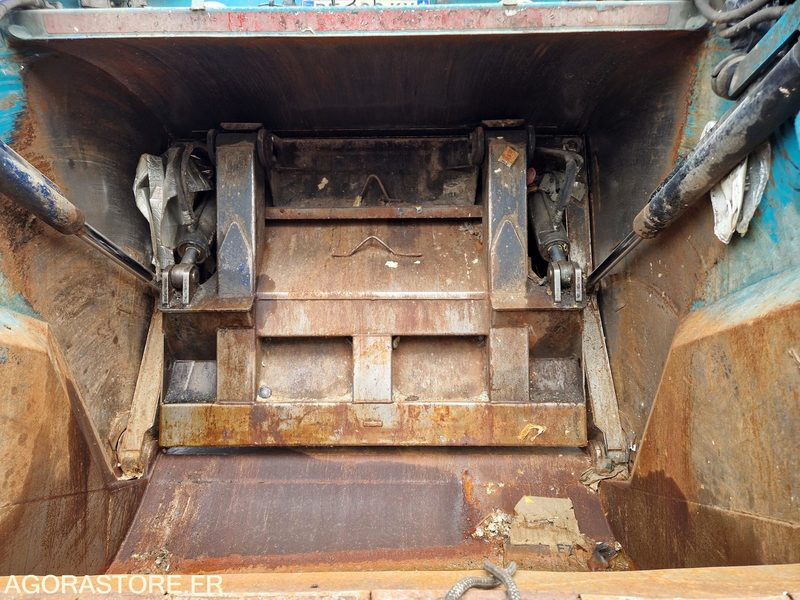 *PORTEUR BOM 26T VOLVO GEESINK - 2014 - - Caminhão de lixo: foto 4 *PORTEUR BOM 26T VOLVO GEESINK - 2014 - - Caminhão de lixo: foto 4