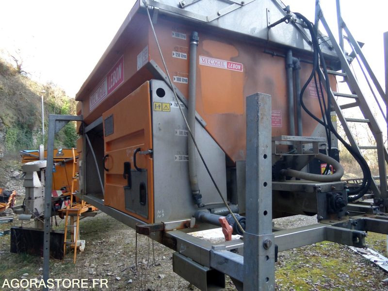Lot saleuse pour pièces (n°63+n°313) - Peça de reposição de Máquina de construção: foto 2 Lot saleuse pour pièces (n°63+n°313) - Peça de reposição de Máquina de construção: foto 2