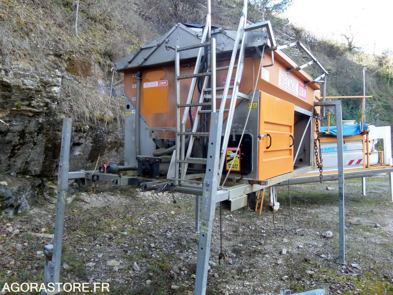 Lot saleuse pour pièces (n°63+n°313) - Peça de reposição de Máquina de construção: foto 3 Lot saleuse pour pièces (n°63+n°313) - Peça de reposição de Máquina de construção: foto 3