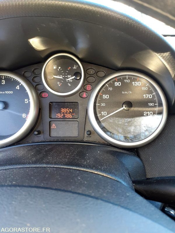 Peugeot 207 1.4 hdi 70 cv - Automóvel: foto 4 Peugeot 207 1.4 hdi 70 cv - Automóvel: foto 4