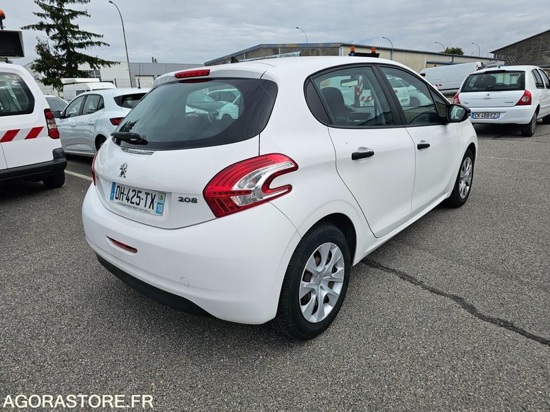 Peugeot 208 - 2014 - 134673km - DH425TX - Automóvel: foto 3 Peugeot 208 - 2014 - 134673km - DH425TX - Automóvel: foto 3