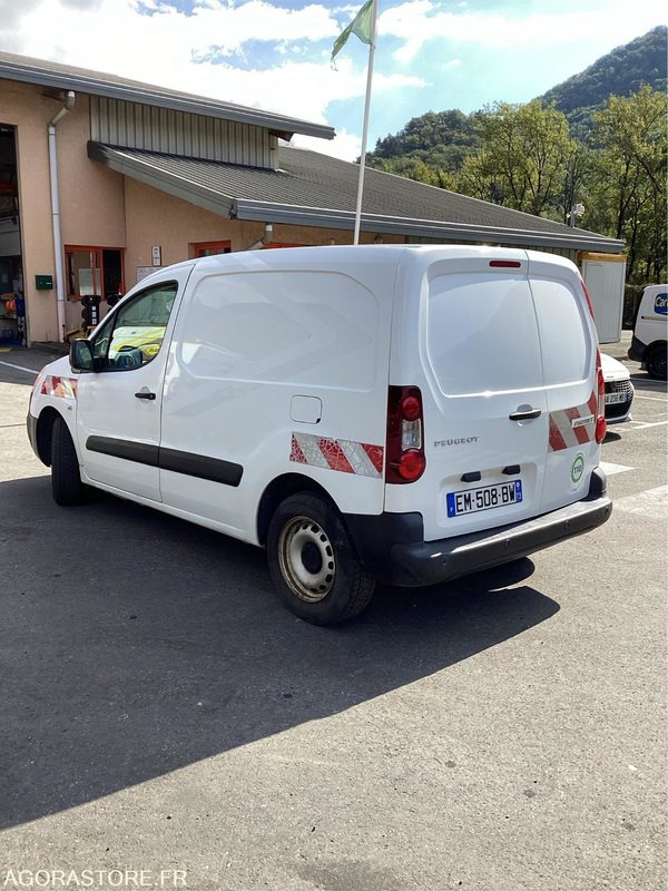 Peugeot Partner - 2017 - 259854kms - (P1006117) - Furgão: foto 4 Peugeot Partner - 2017 - 259854kms - (P1006117) - Furgão: foto 4